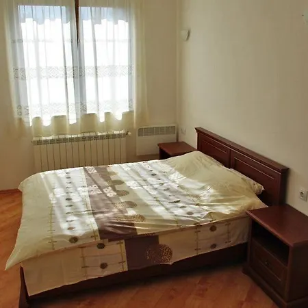 بيت ضيافة Petia Villas